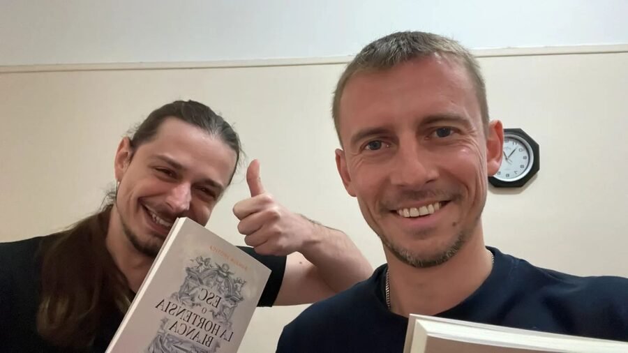 Фото читателя с книгой Джанет Лим